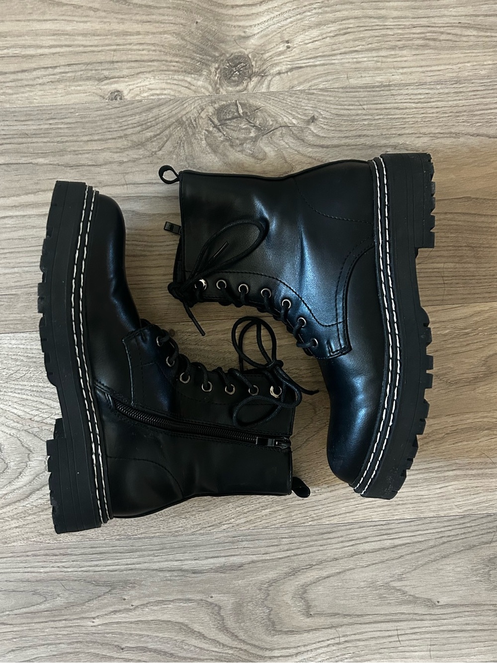Steve Madden Black Lace-Up platform Chunky Combat Boots with Side Zipper